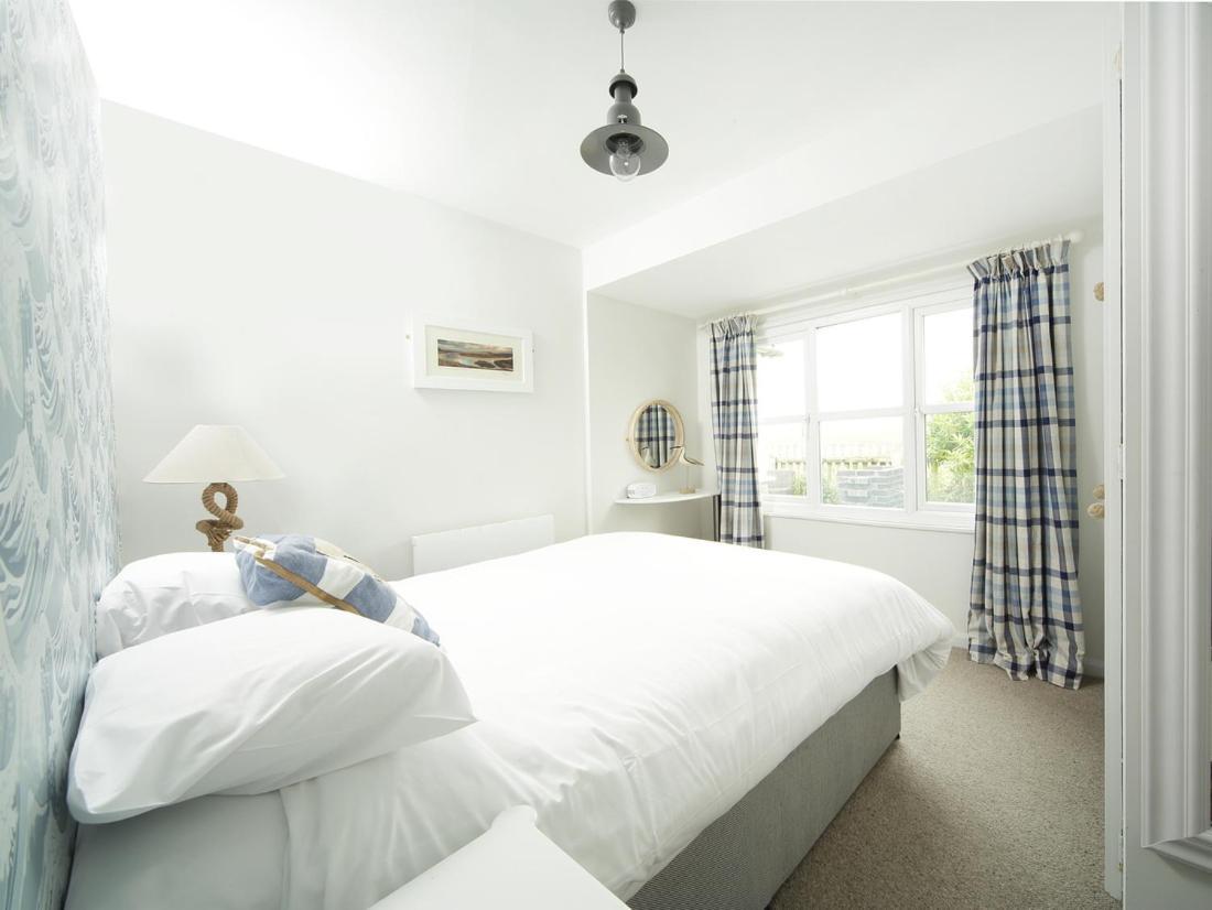 Apartment Point Cottages,